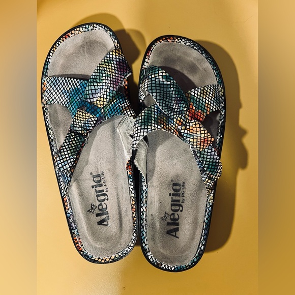 Alegria by PG Lite Sandals (PLEASE READ SIZING DETAILS) - Picture 2 of 14